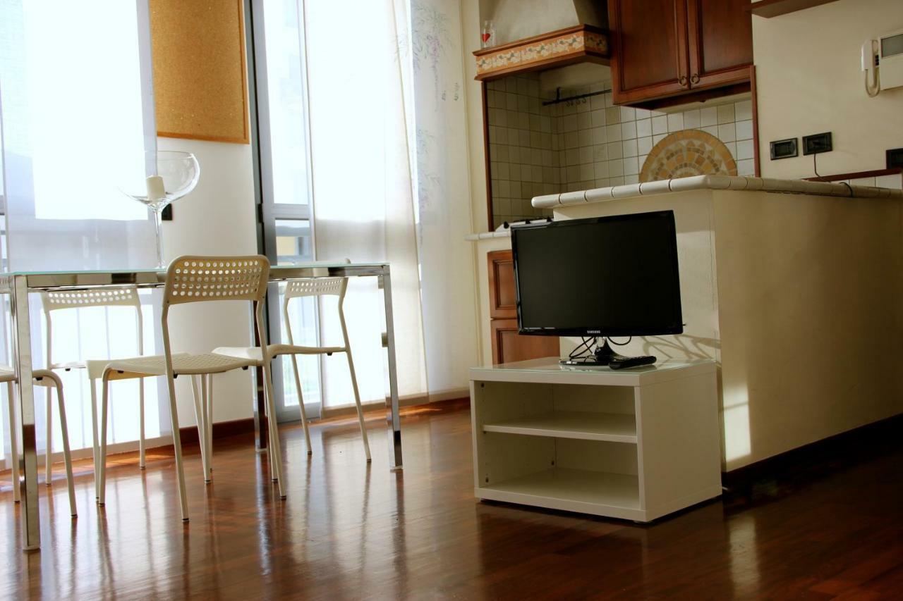 Studio Downtown Fantastic Area Apartment Милано Екстериор снимка