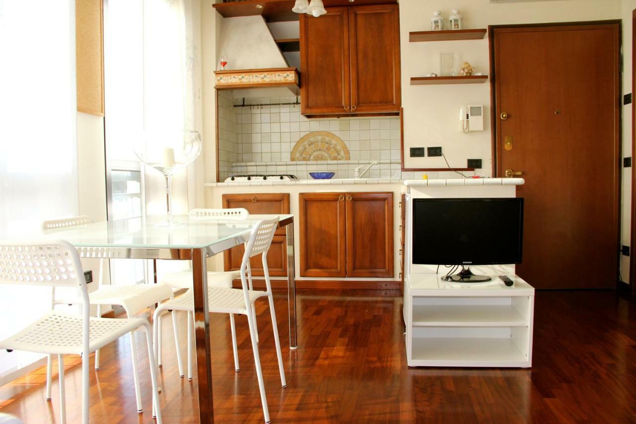 Studio Downtown Fantastic Area Apartment Милано Екстериор снимка