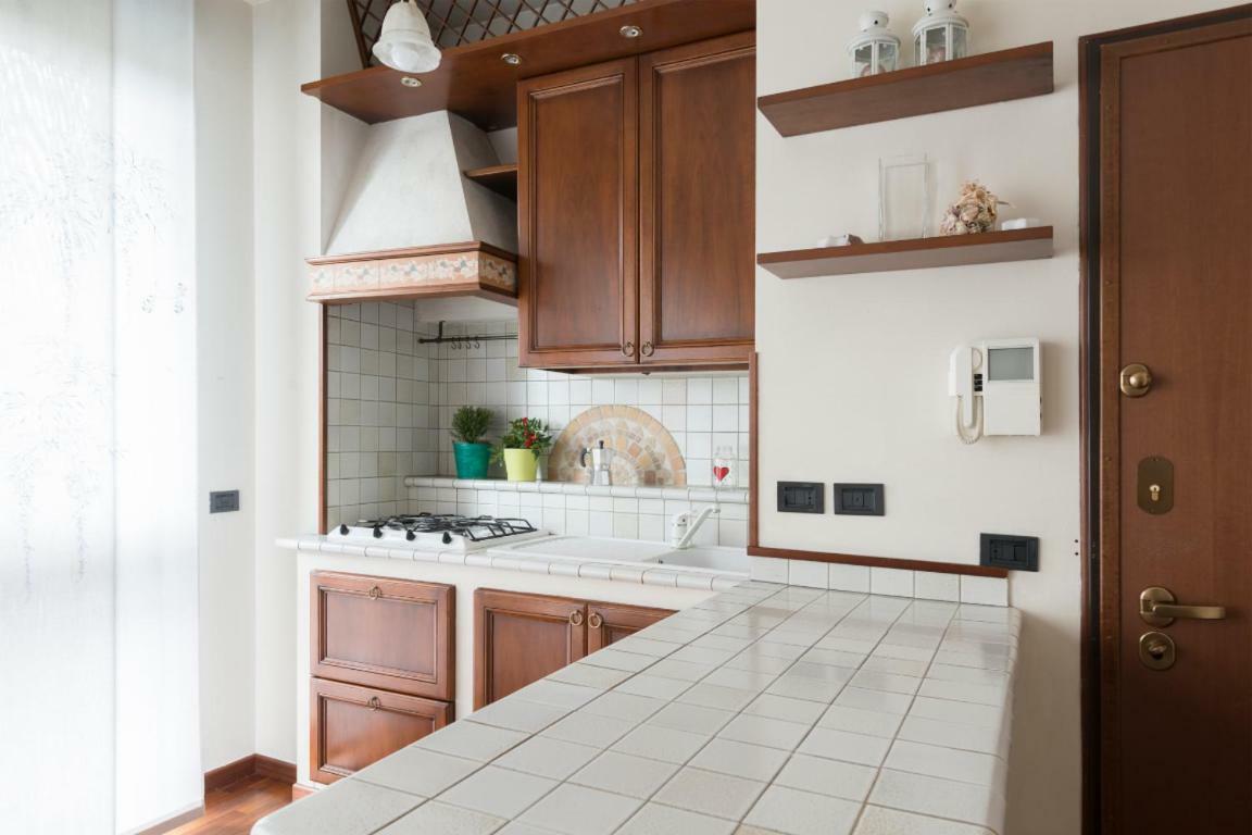 Studio Downtown Fantastic Area Apartment Милано Екстериор снимка