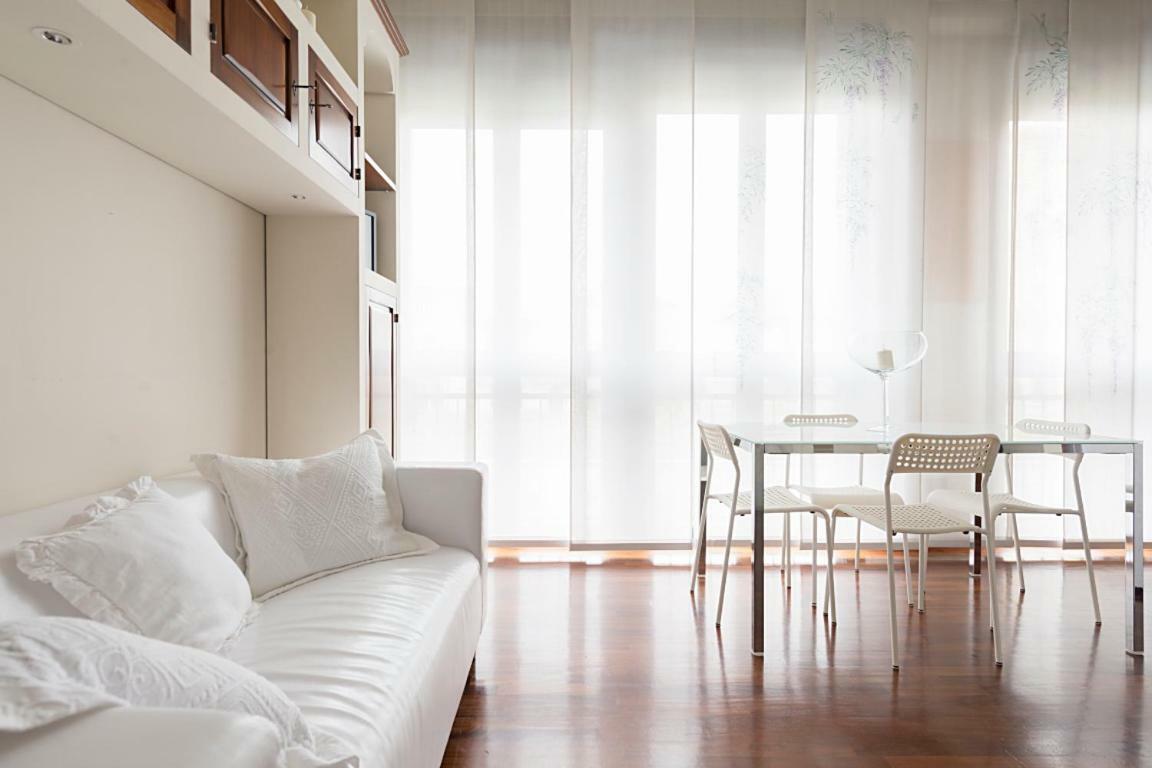 Studio Downtown Fantastic Area Apartment Милано Екстериор снимка
